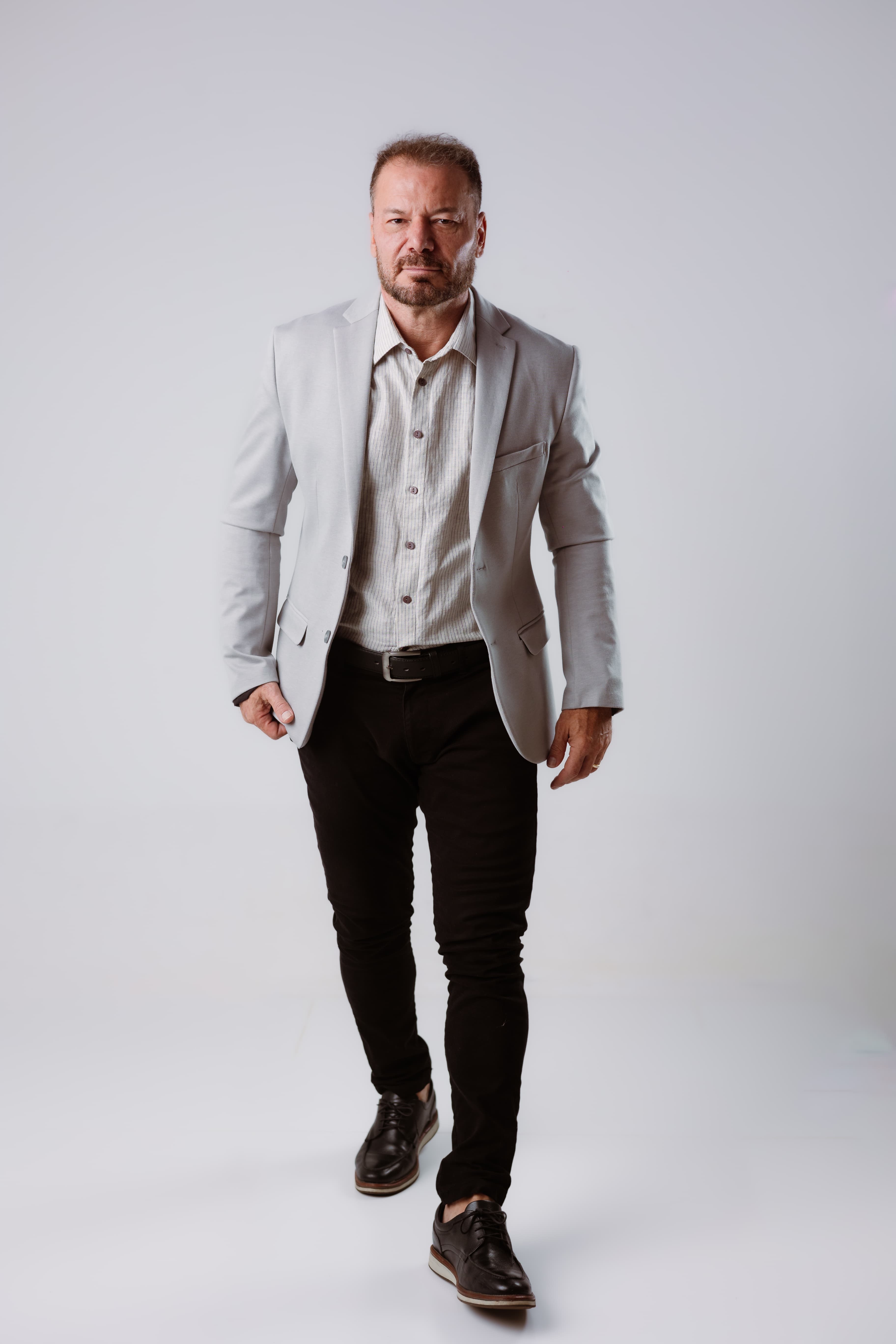 Dr. Marcelo Cater