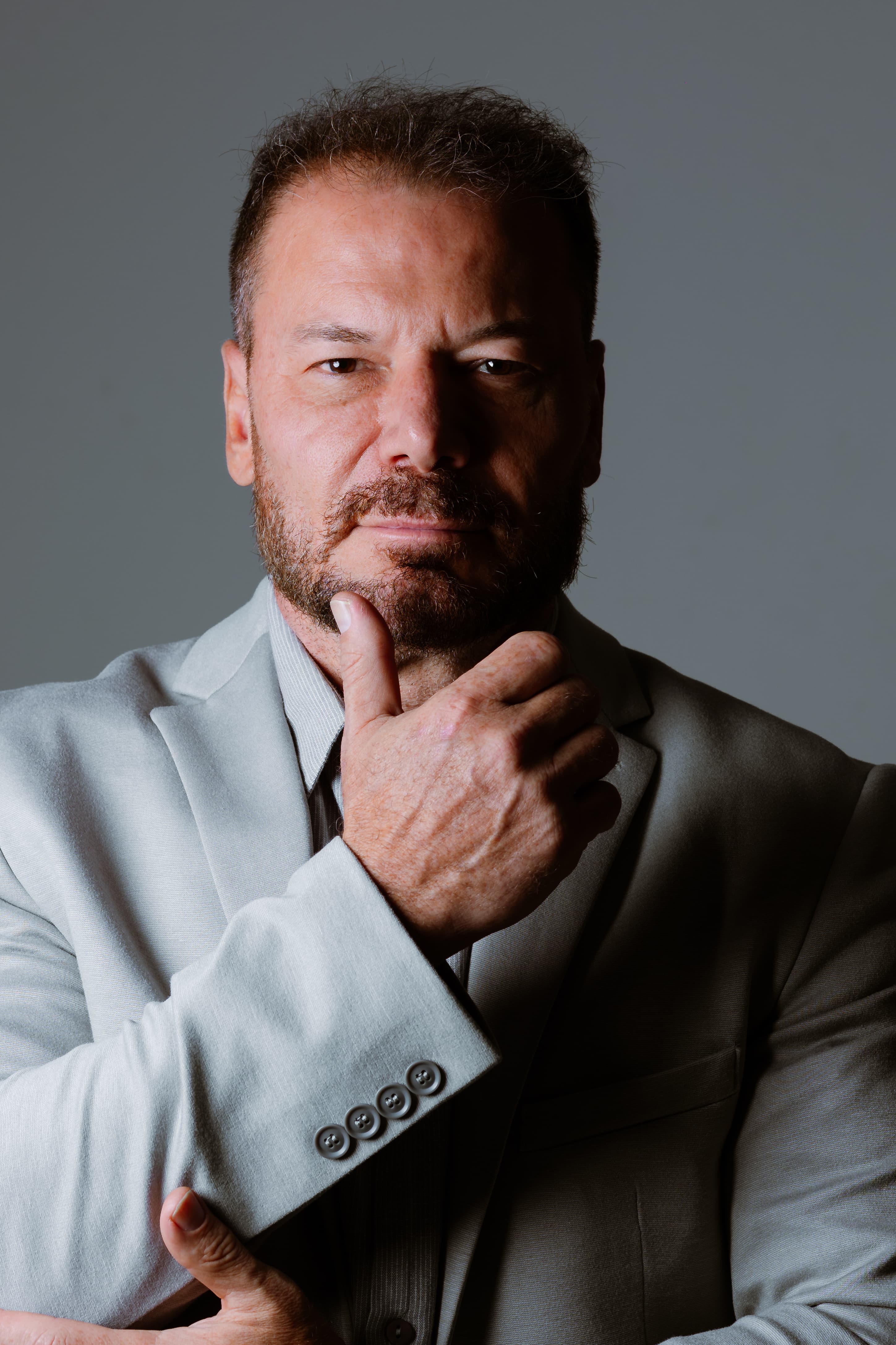 Dr. Marcelo Cater